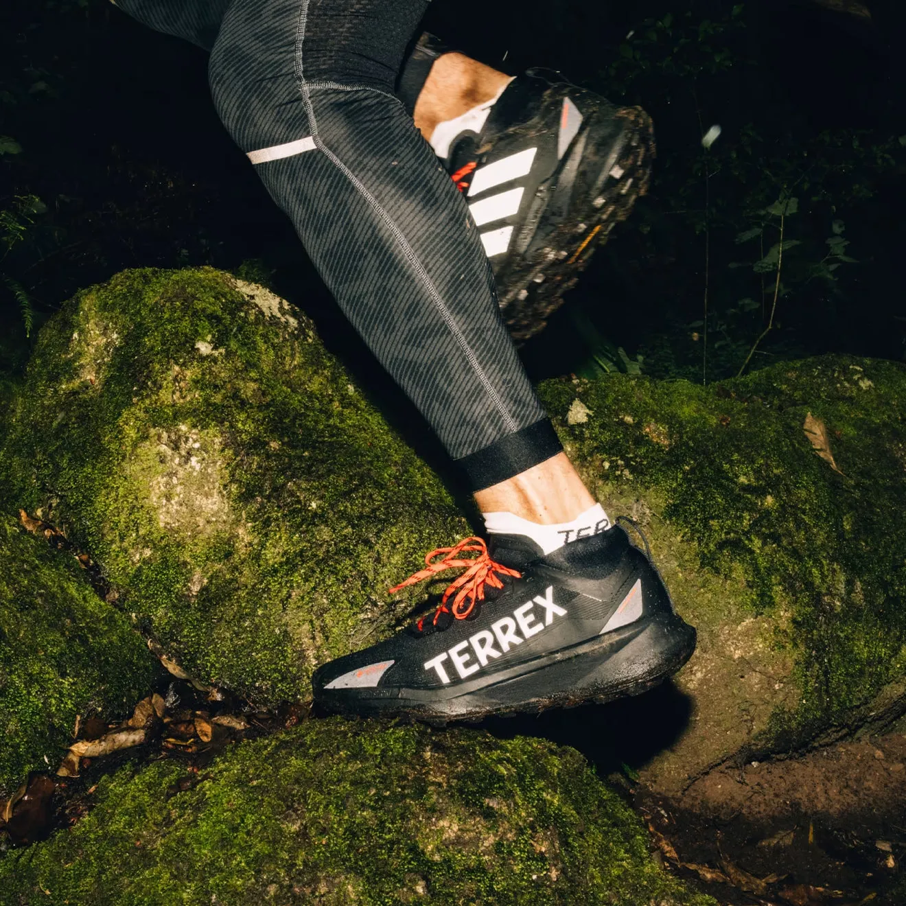 Adidas Terrex Agravic GTX Chaussure de Trail Noir Fondamental / Gris / Orange Semi Impact