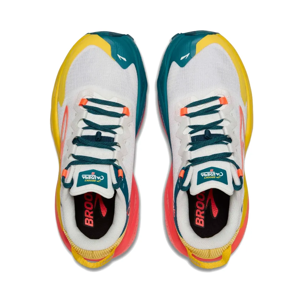 Brooks Women's Caldera 8 Sneaker en Bleu Nuancé/Coing/Flamme