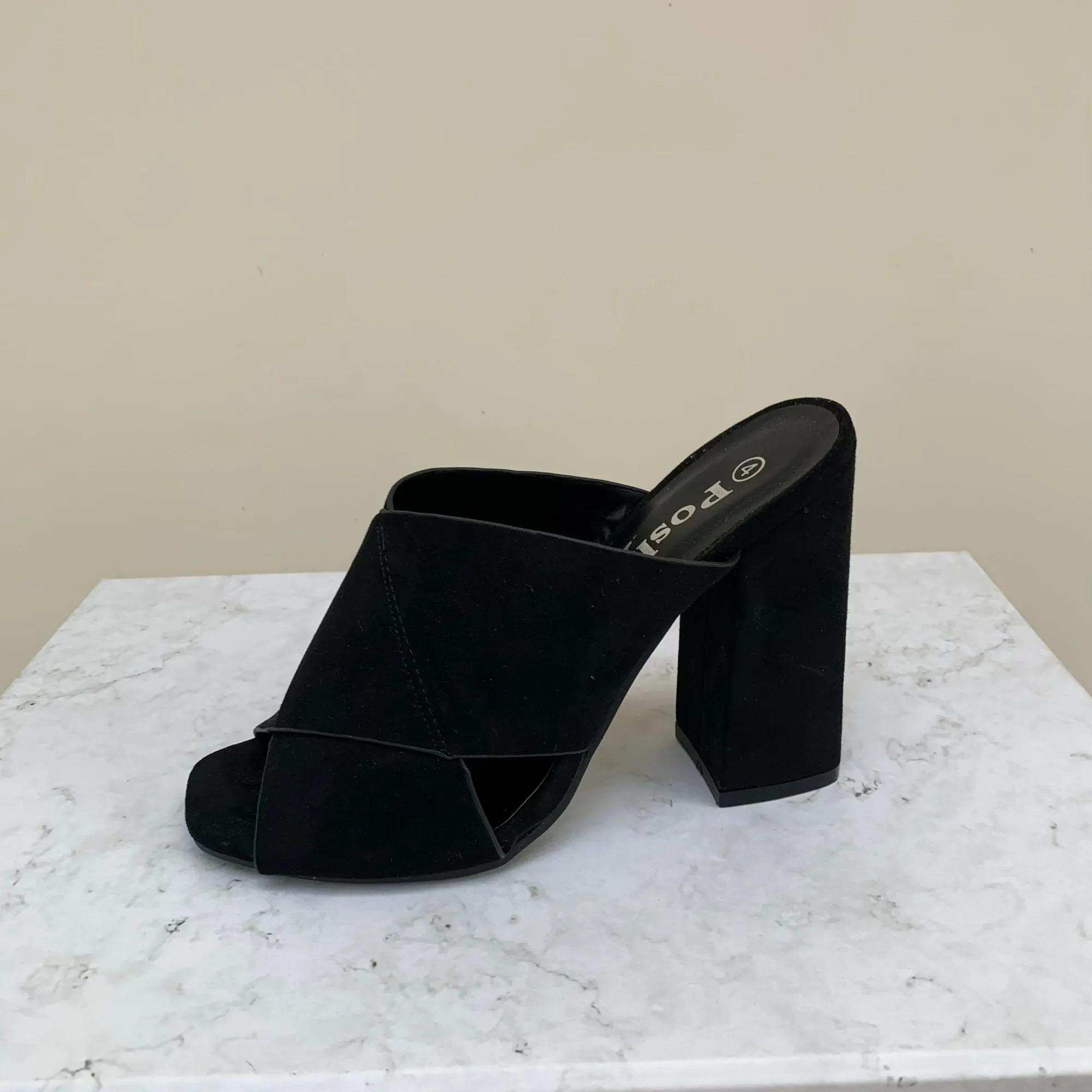 Footworks Mule à Talon Haut avec Lanières Croisées