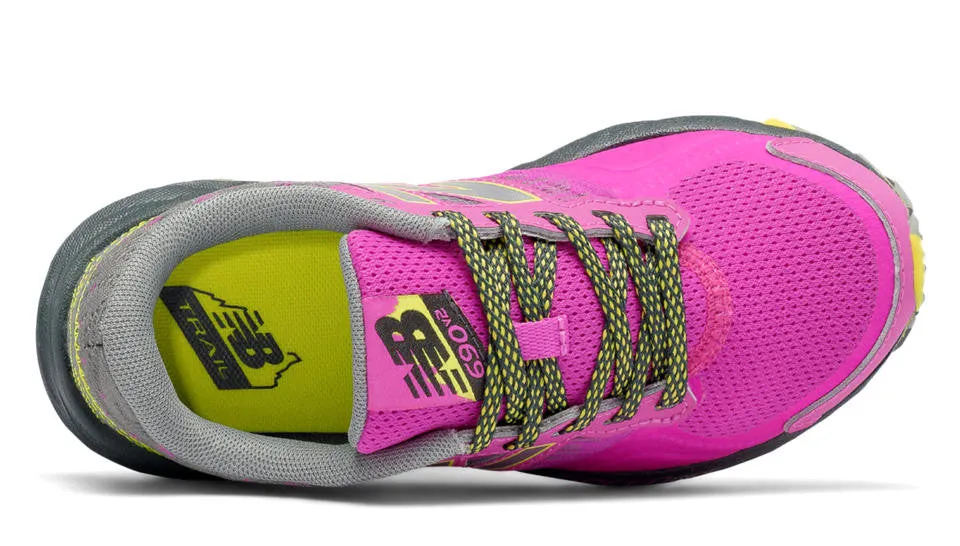New Balance Rose Fluorescent avec Gris 690v2 Chaussure de Randonnée Large pour Enfants/Adolescents