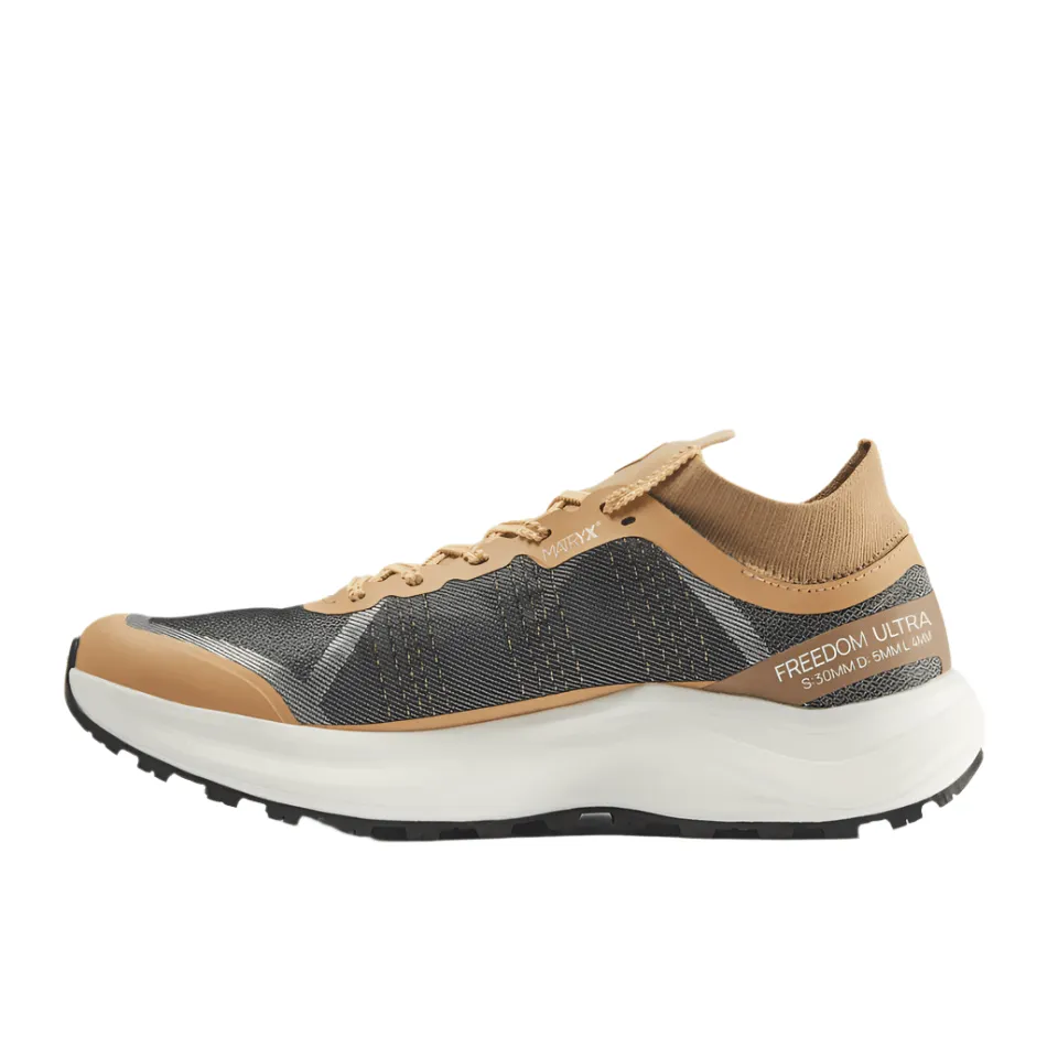 Chaussures de trail Ronhill Freedom Ultra pour hommes en couleur sable SS25